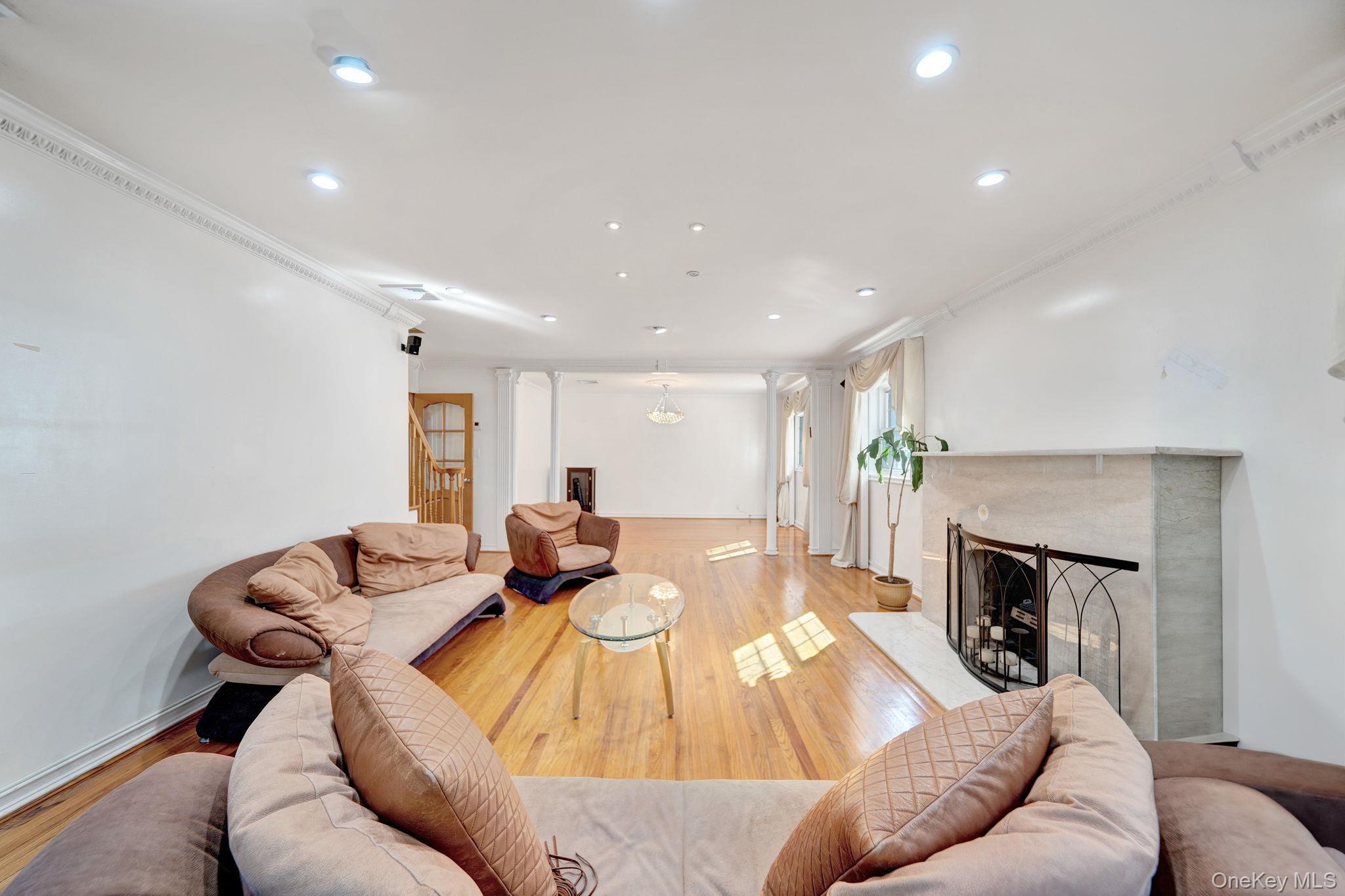 Single Family 194th Queens, NY 11366, MLS-909489-3