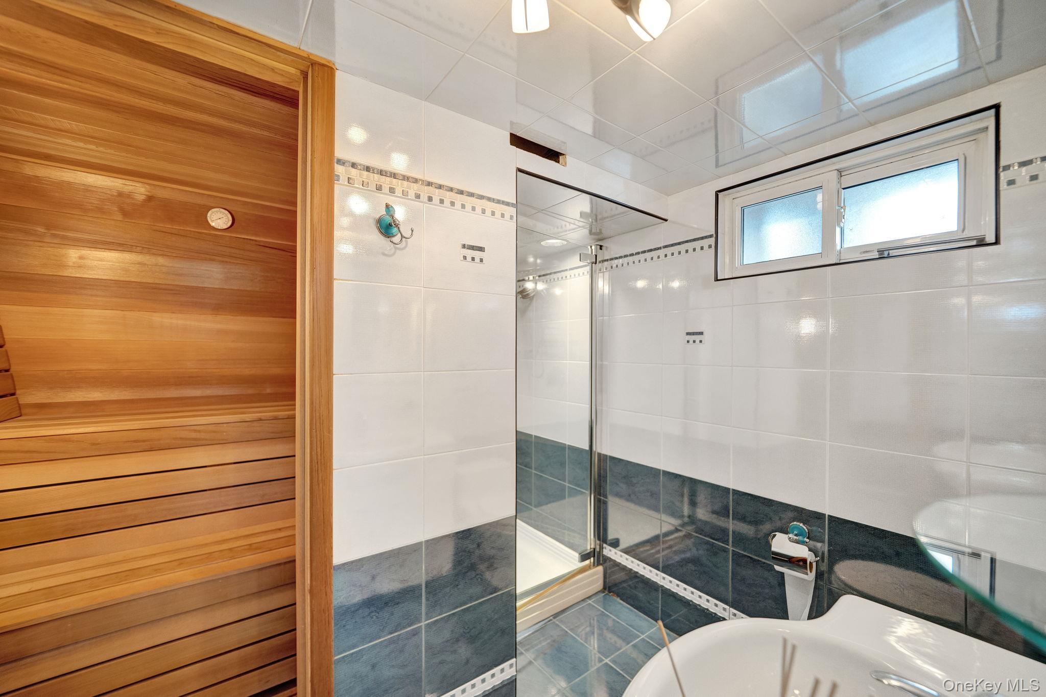 Single Family 194th Queens, NY 11366, MLS-909489-30