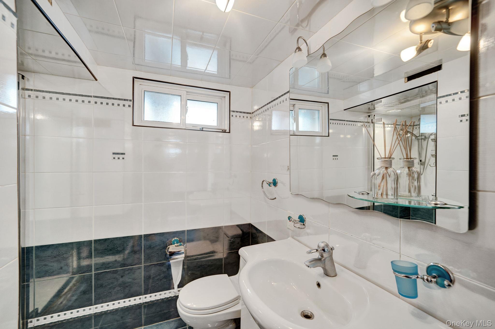 Single Family 194th Queens, NY 11366, MLS-909489-31