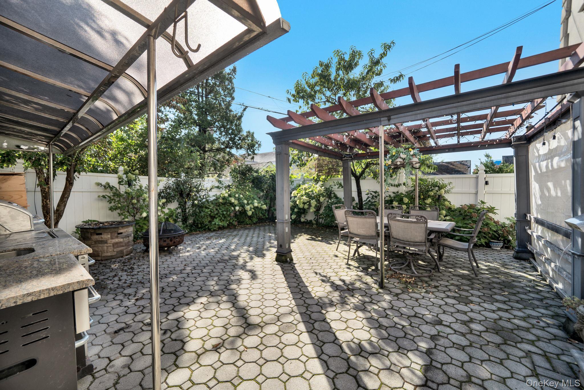 Single Family 194th Queens, NY 11366, MLS-909489-32