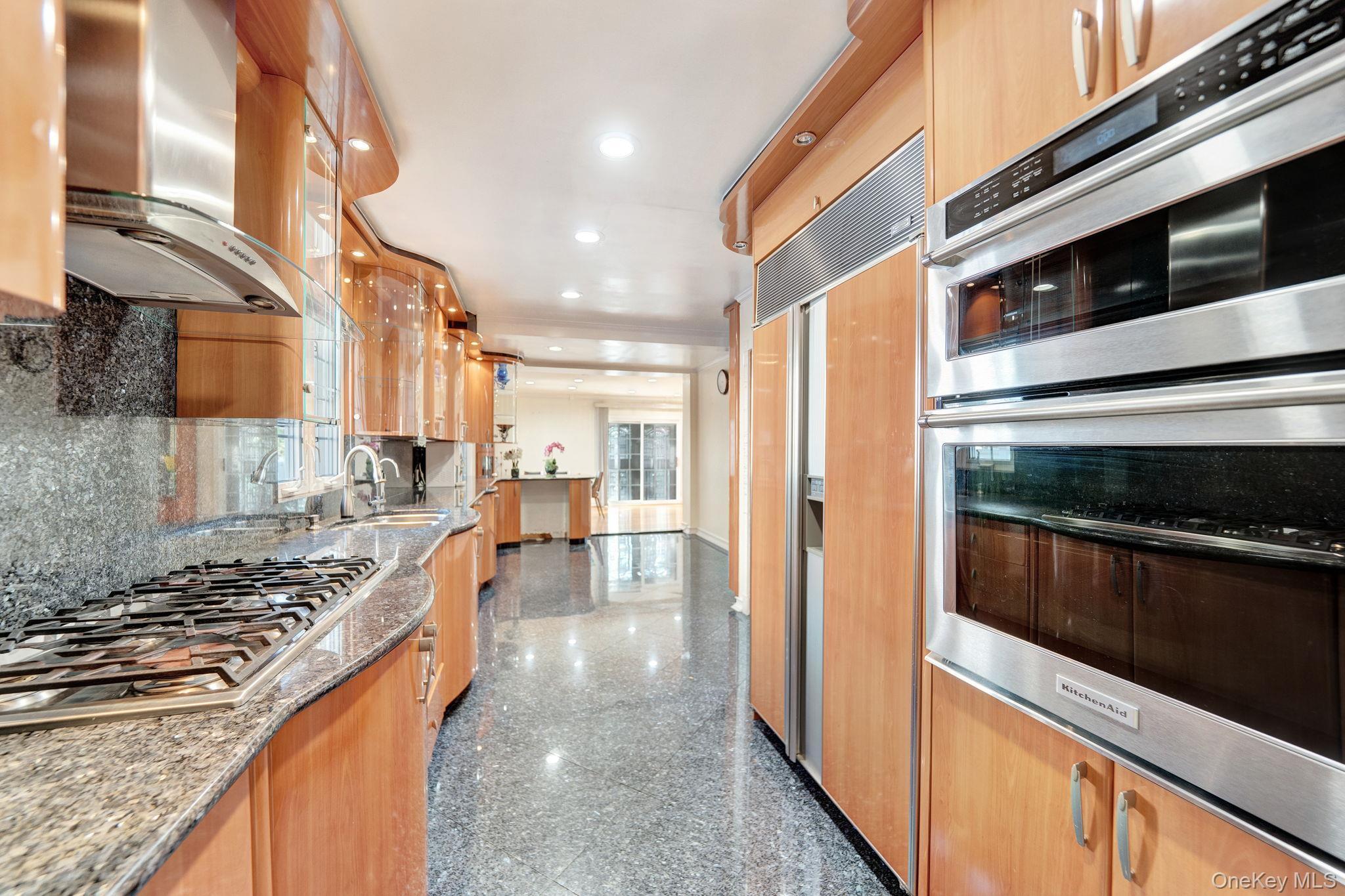 Single Family 194th Queens, NY 11366, MLS-909489-8