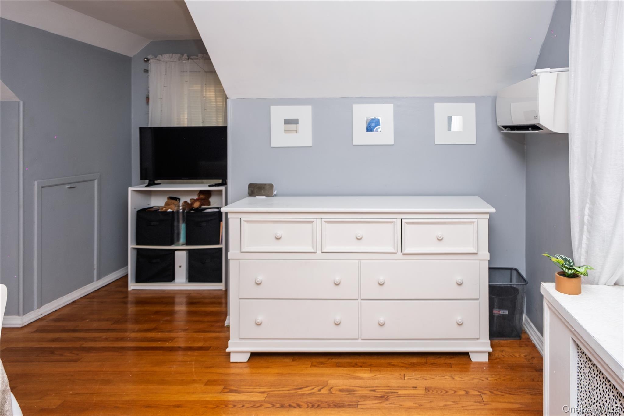 Single Family Elton  Nassau County, NY 11530, MLS-909541-29