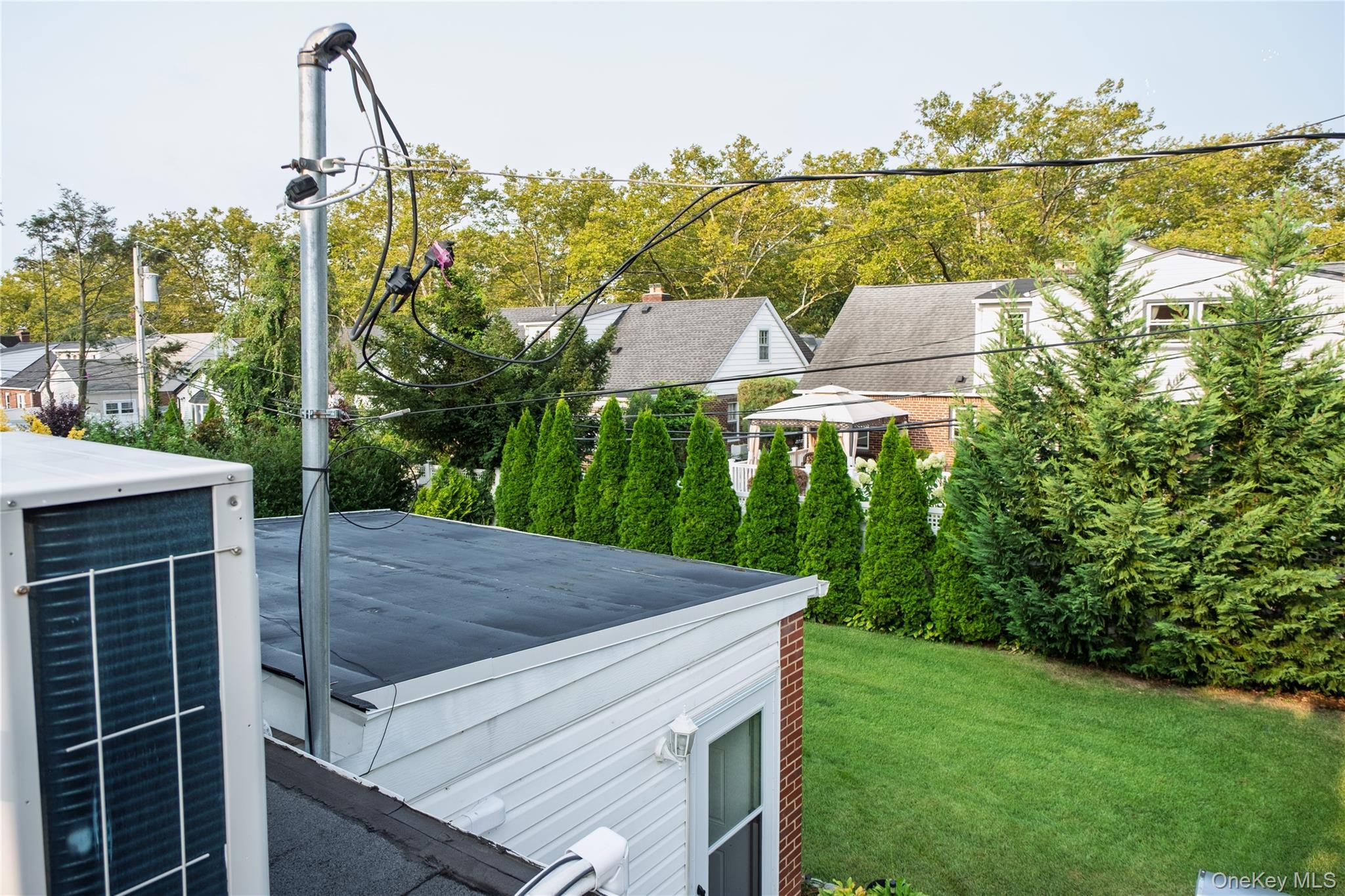 Single Family Elton  Nassau County, NY 11530, MLS-909541-35