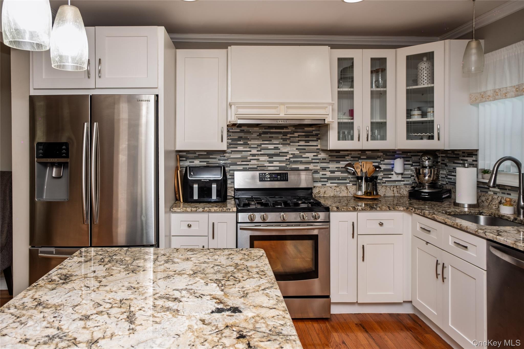 Single Family Elton  Nassau County, NY 11530, MLS-909541-5