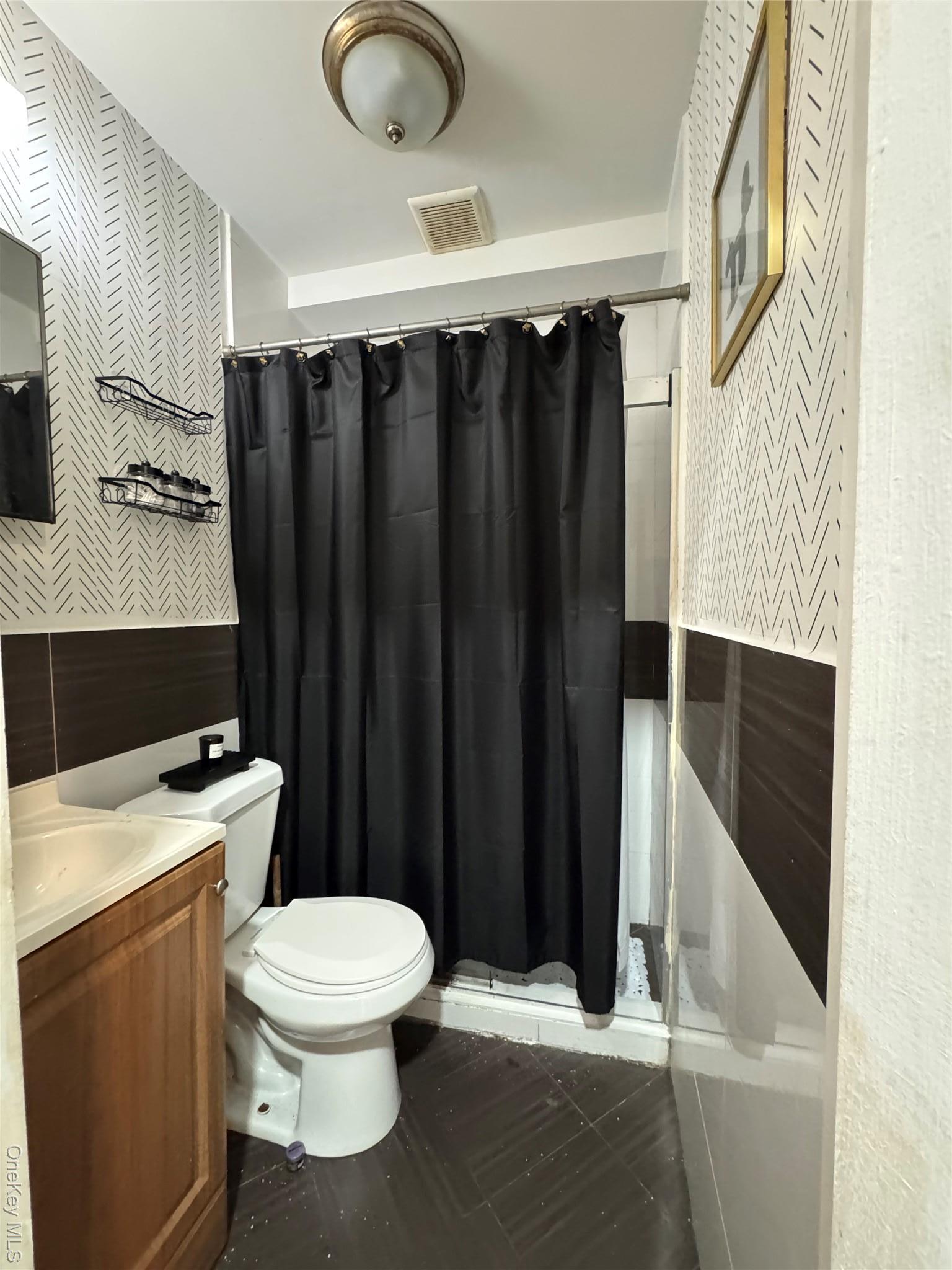 Single Family Pitman  Bronx, NY 10466, MLS-909552-17