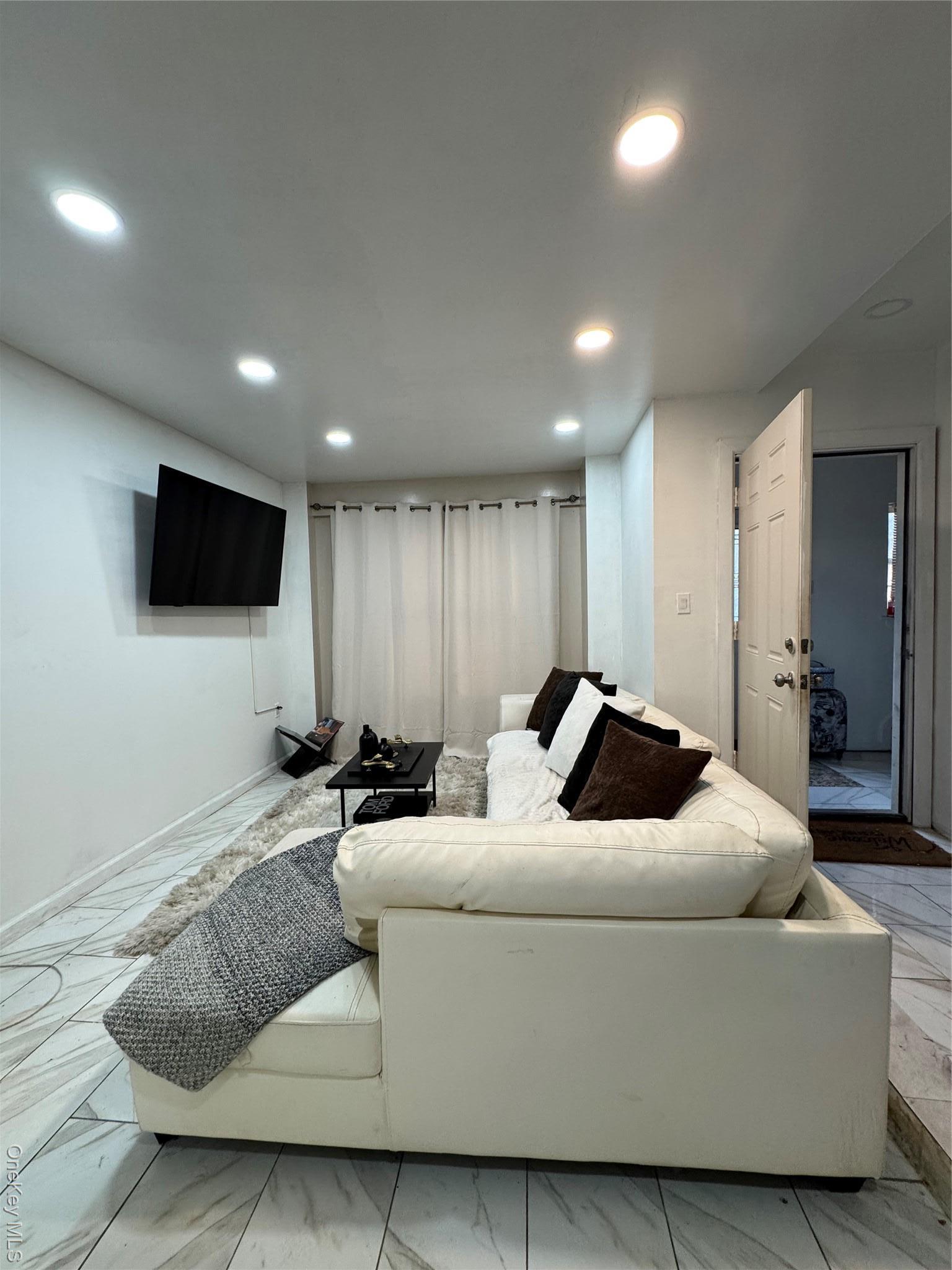 Single Family Pitman  Bronx, NY 10466, MLS-909552-19