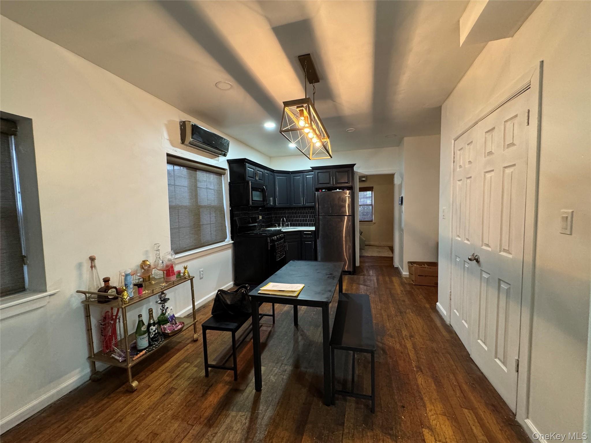 Single Family Pitman  Bronx, NY 10466, MLS-909552-20