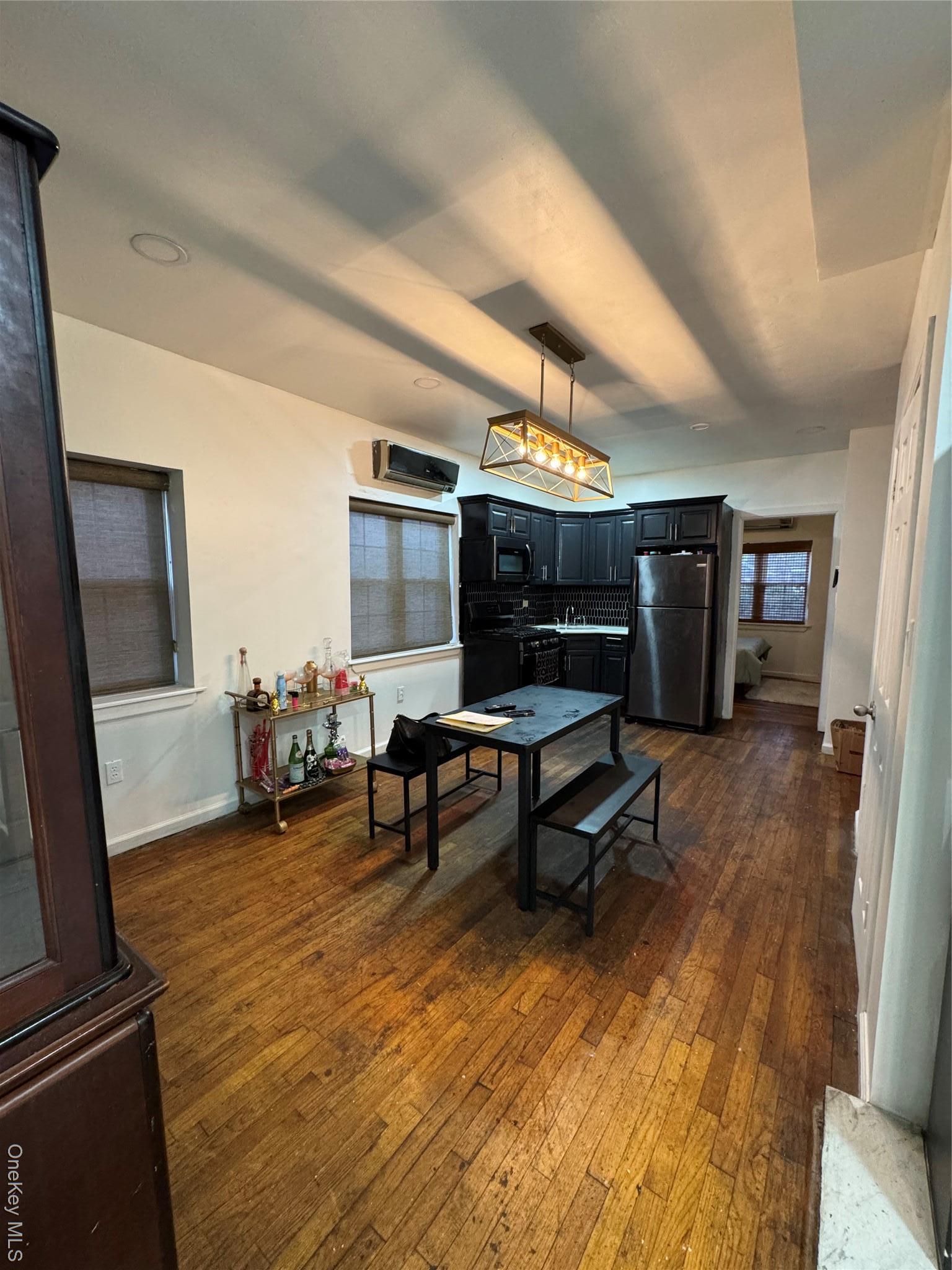 Single Family Pitman  Bronx, NY 10466, MLS-909552-23