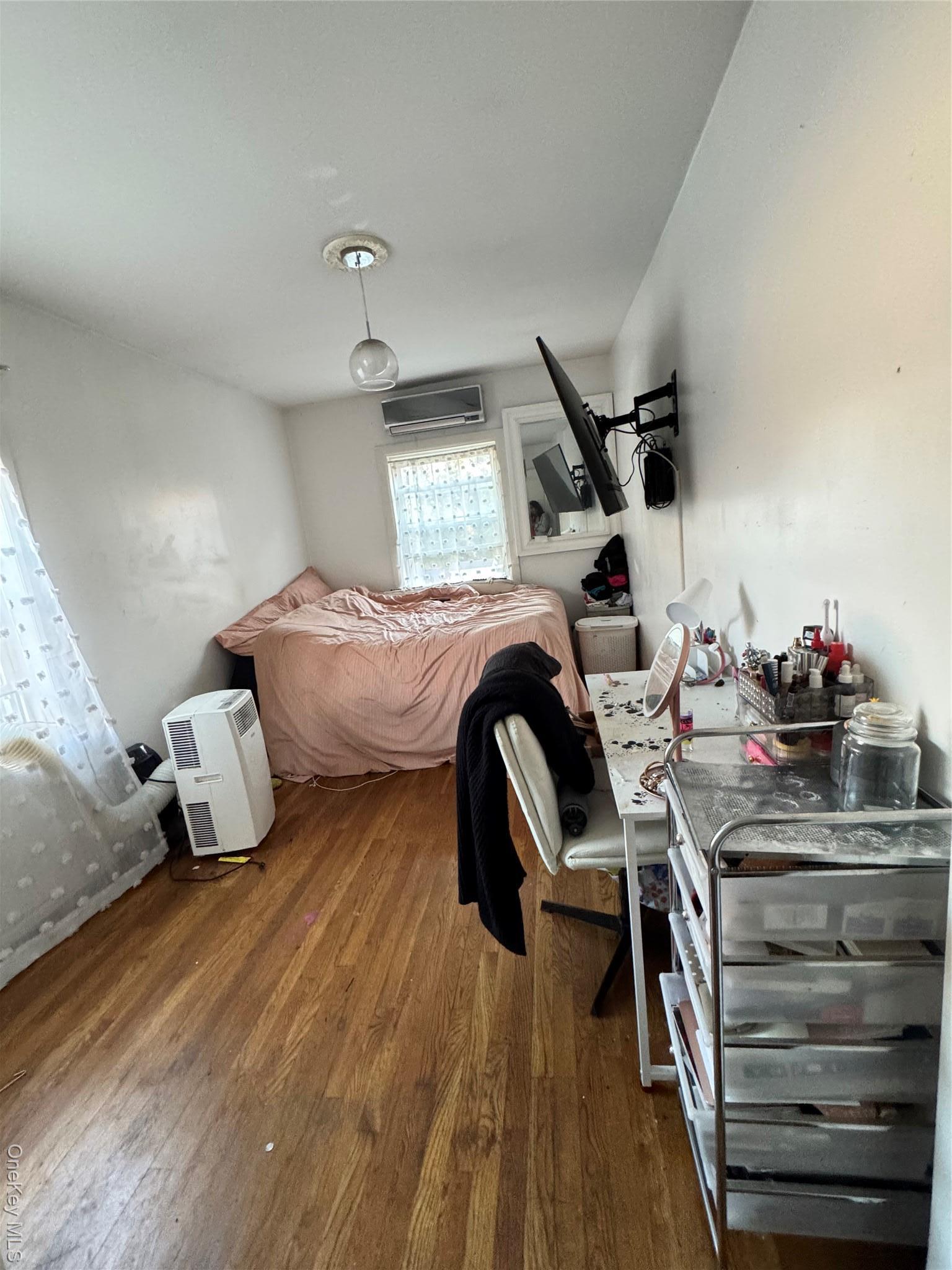 Single Family Pitman  Bronx, NY 10466, MLS-909552-32