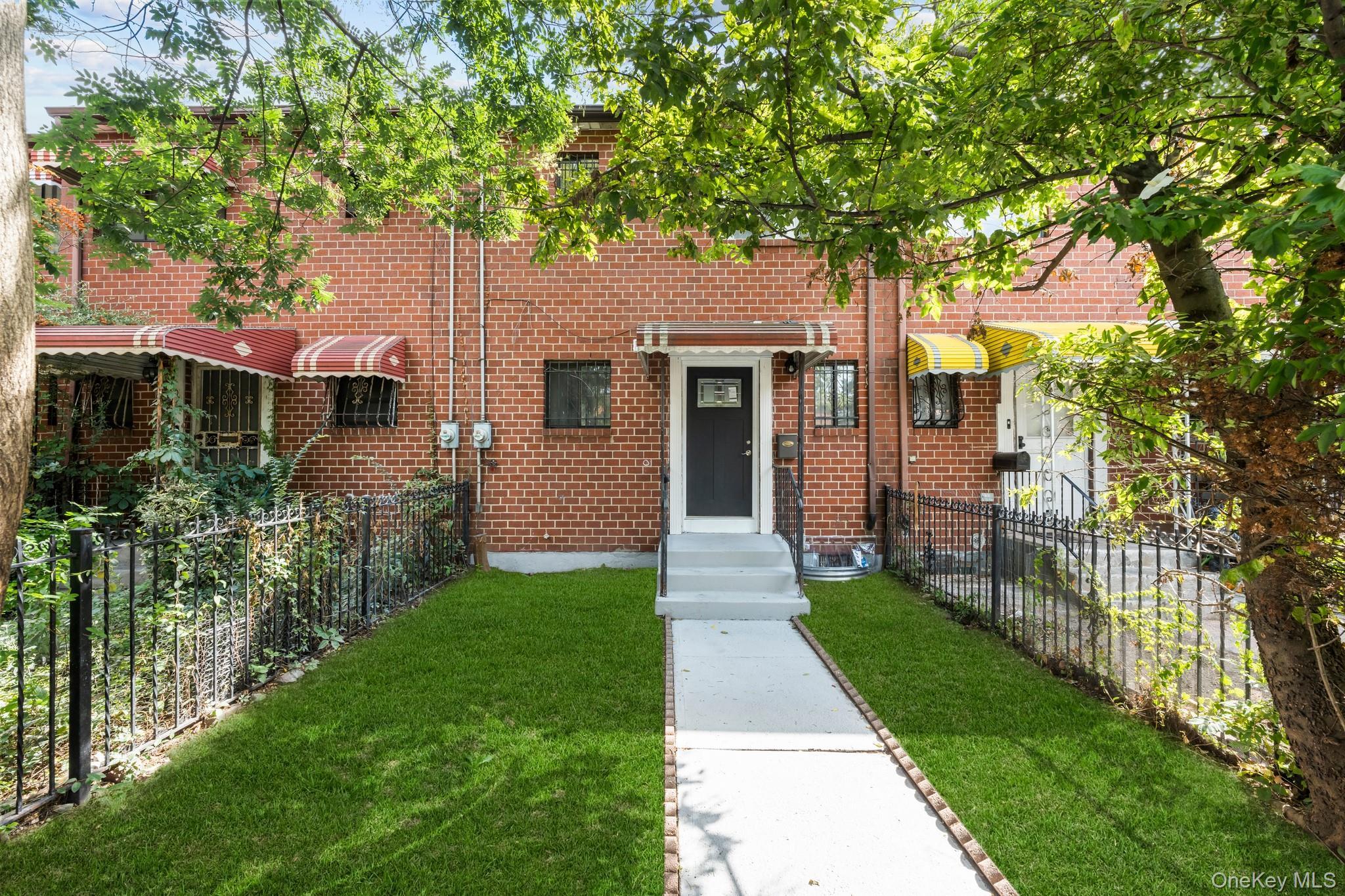 Single Family Rockaway  Brooklyn, NY 11212, MLS-909553-12