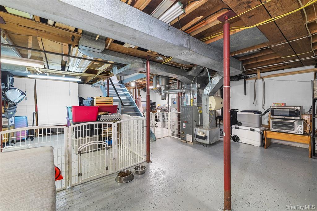 Single Family Quaker Hill Orange County, NY 10950, MLS-909565-34