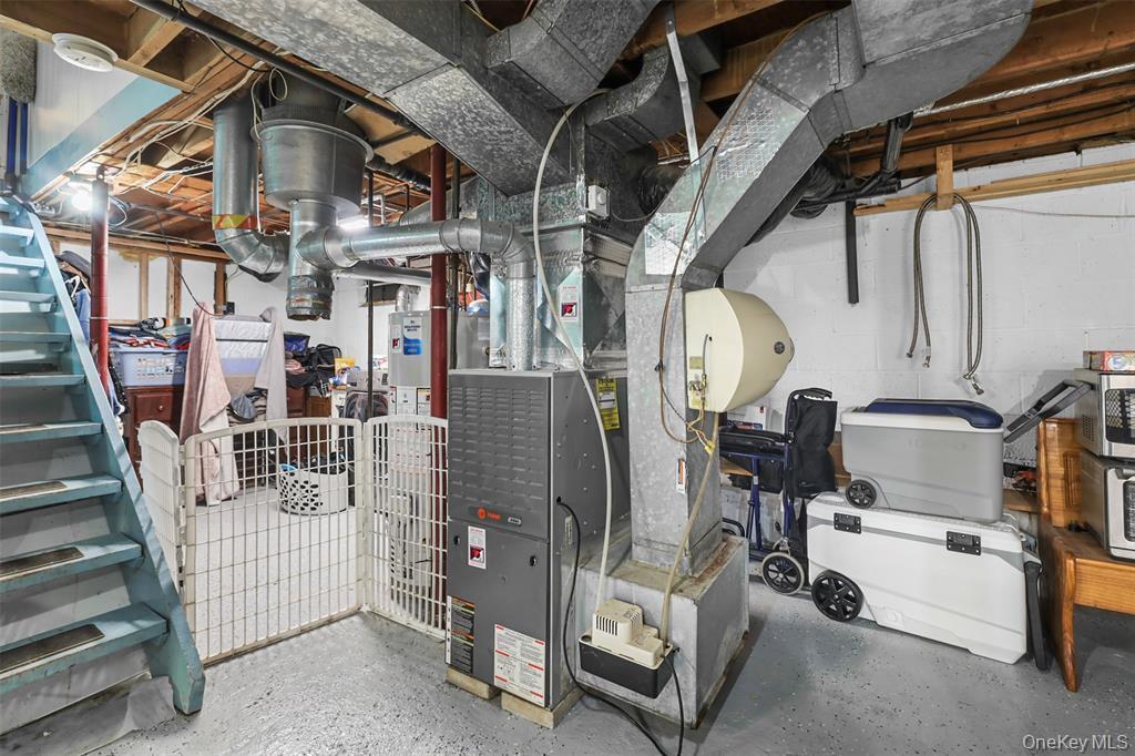 Single Family Quaker Hill Orange County, NY 10950, MLS-909565-35