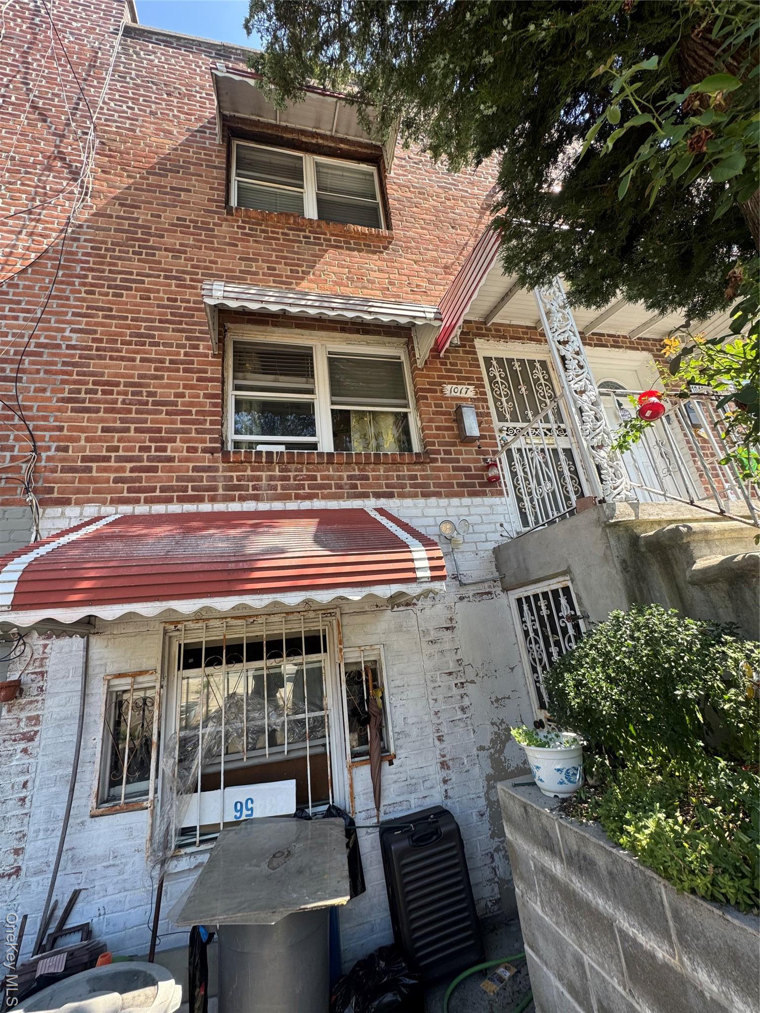 Single Family E 229 Street,  Bronx,   Bronx, NY 10466, MLS-909569-2