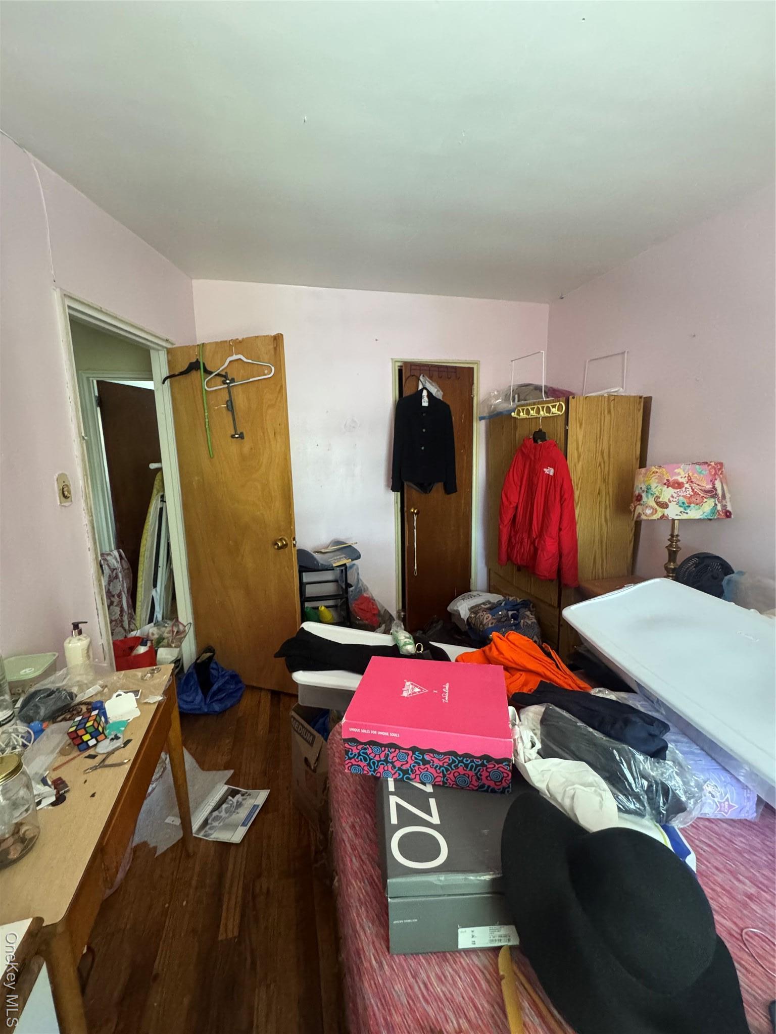 Single Family E 229 Street,  Bronx,   Bronx, NY 10466, MLS-909569-21