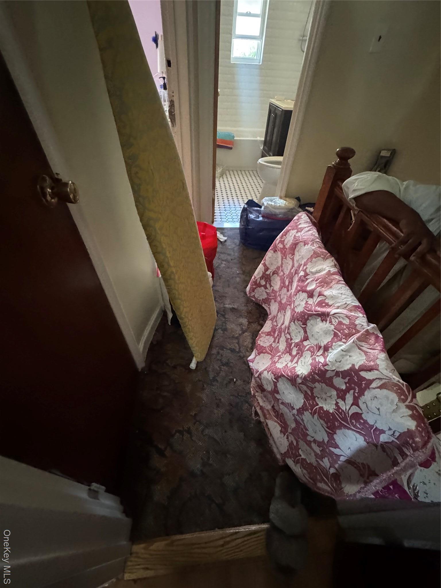 Single Family E 229 Street,  Bronx,   Bronx, NY 10466, MLS-909569-25