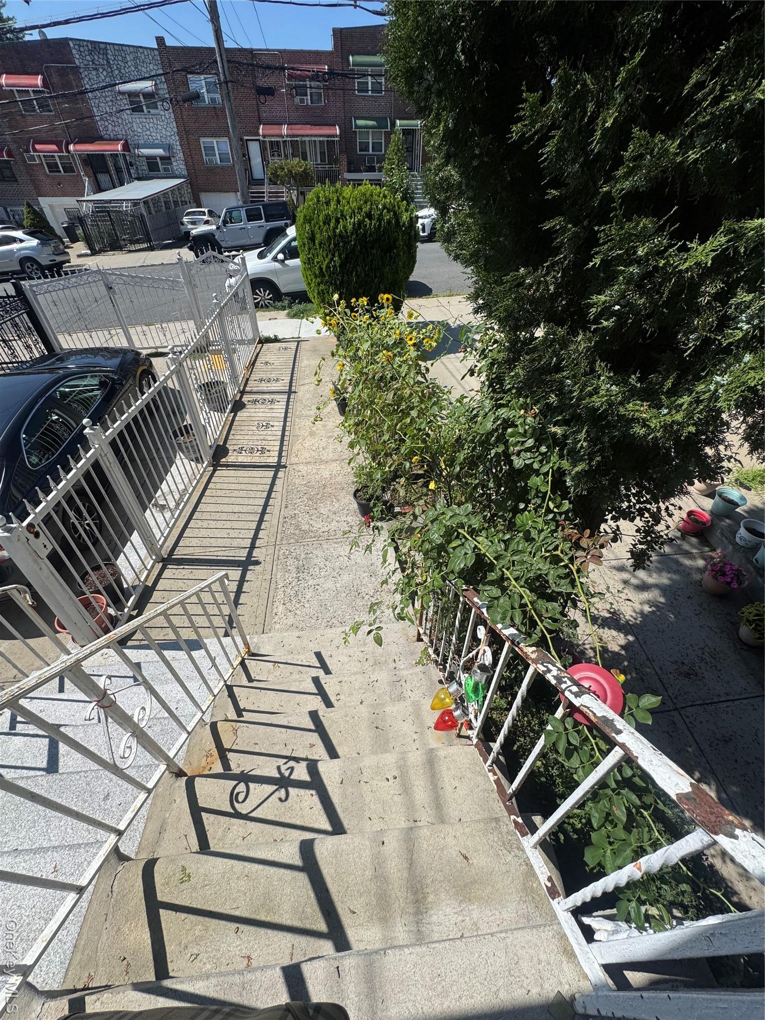 Single Family E 229 Street,  Bronx,   Bronx, NY 10466, MLS-909569-5