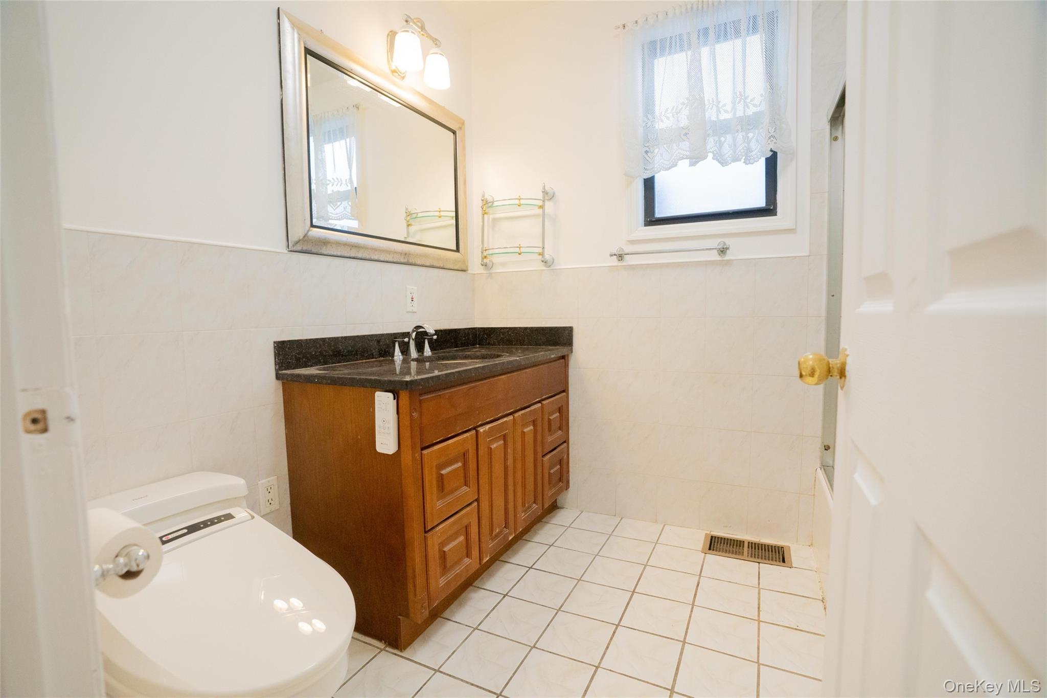 Single Family 14th  Queens, NY 11356, MLS-909592-10