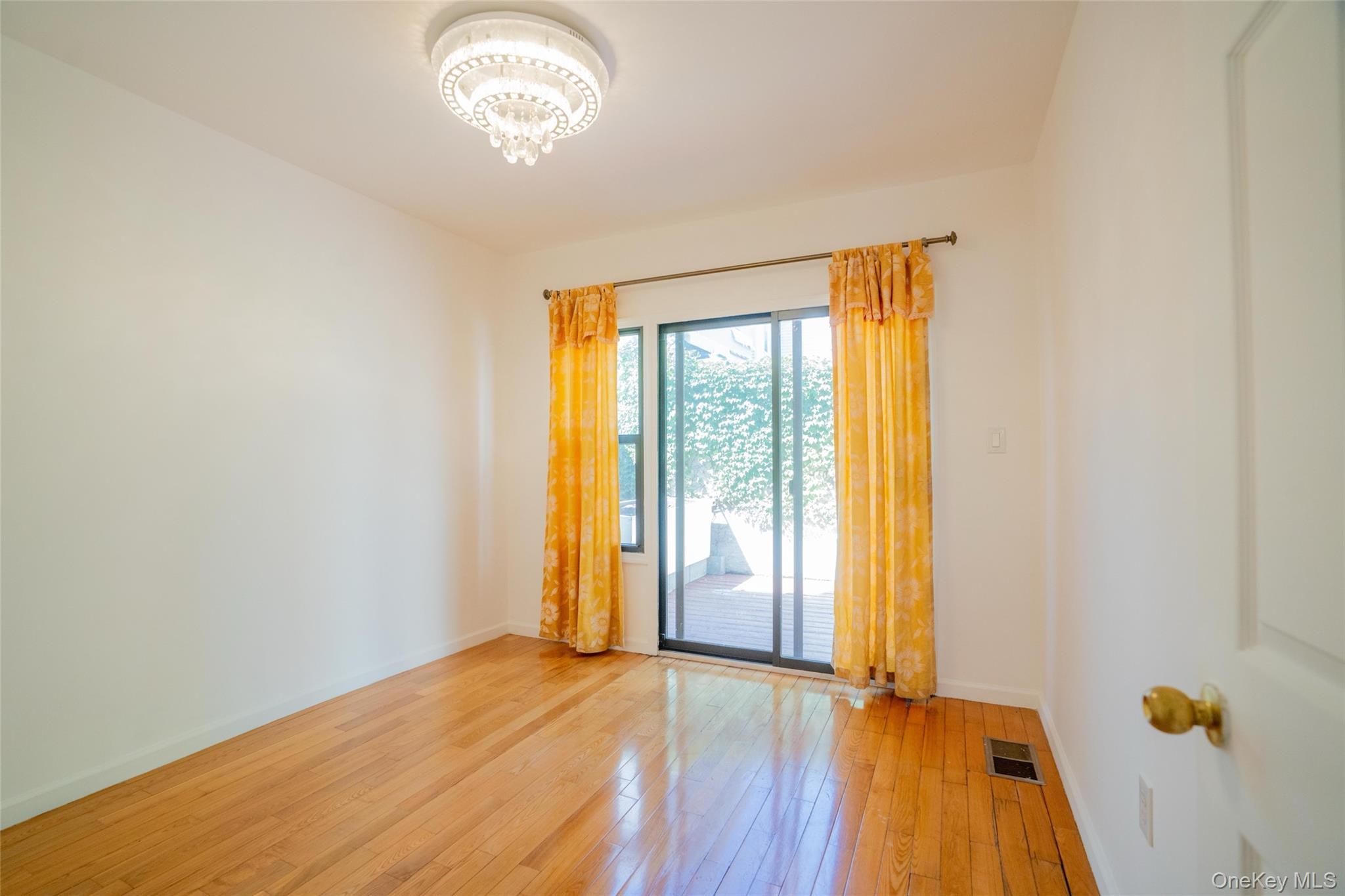 Single Family 14th  Queens, NY 11356, MLS-909592-4