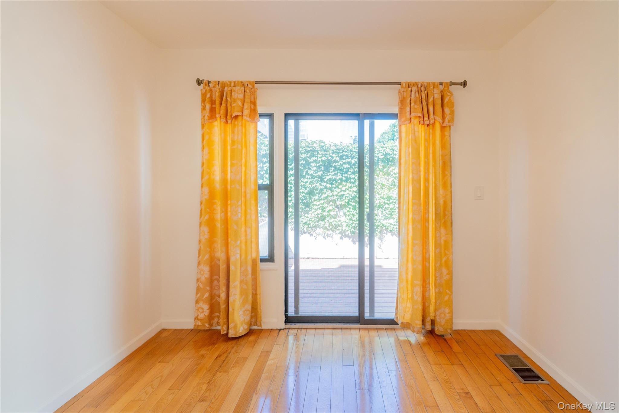 Single Family 14th  Queens, NY 11356, MLS-909592-5