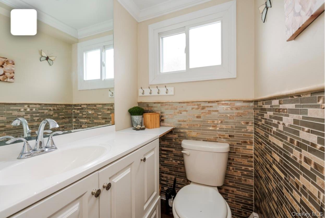 Single Family Park Nassau County, NY 11581, MLS-909595-13