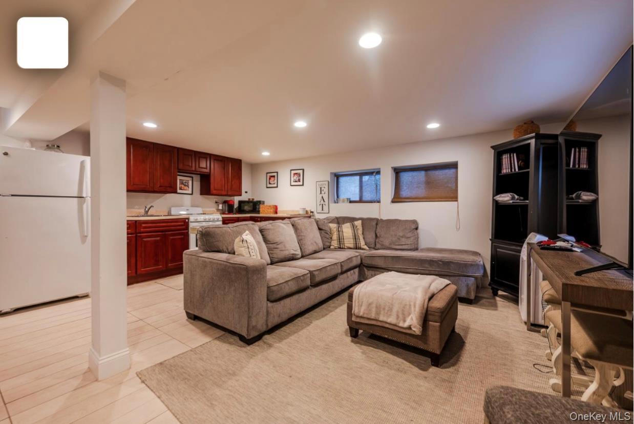 Single Family Park Nassau County, NY 11581, MLS-909595-14