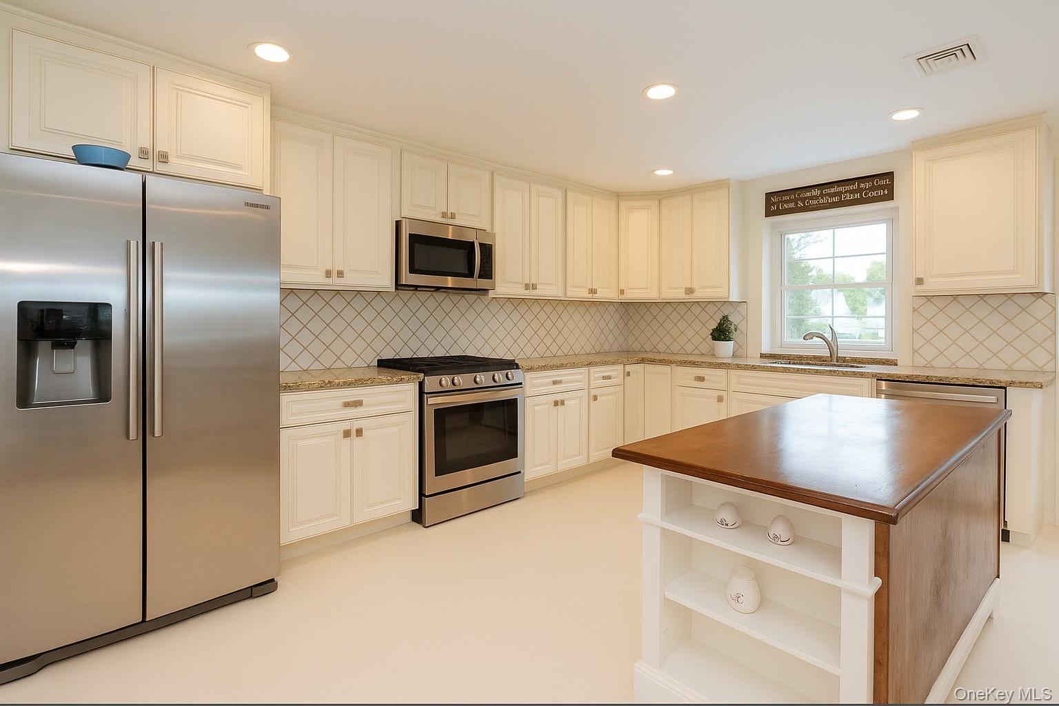 Single Family Park Nassau County, NY 11581, MLS-909595-7