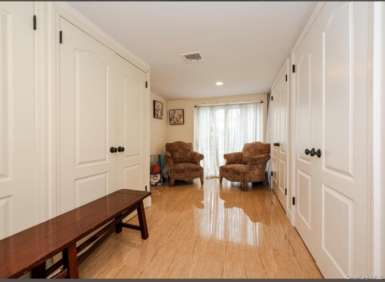 Single Family Park Nassau County, NY 11581, MLS-909595-8