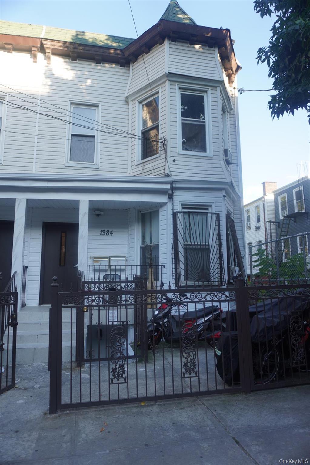 Single Family Clinton Bronx, NY 10456, MLS-909597-2