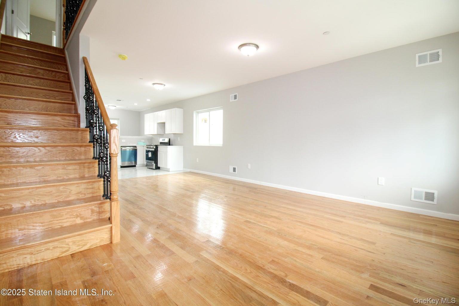 Single Family Perry Avenue Staten Island, NY 10314, MLS-909610-3