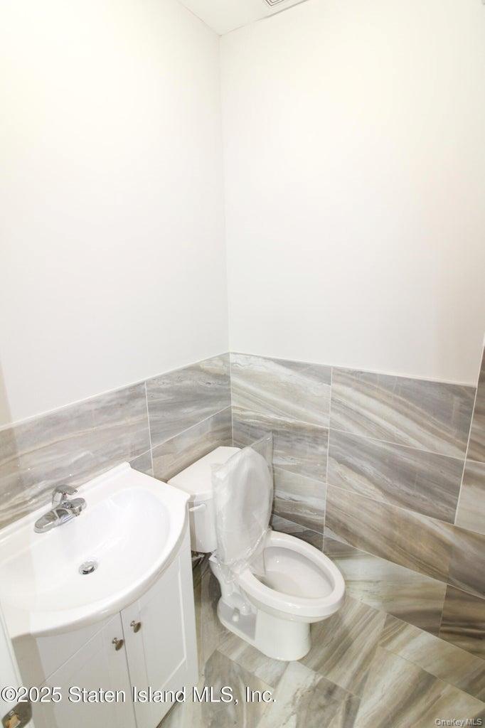 Single Family Perry Avenue Staten Island, NY 10314, MLS-909610-8