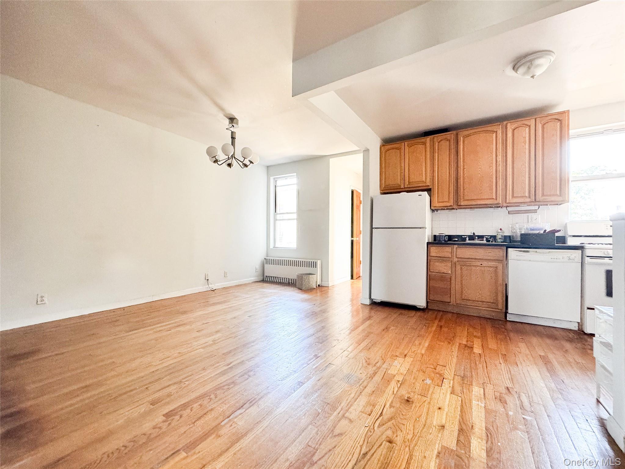 Single Family Ditmars Queens, NY 11105, MLS-909622-12