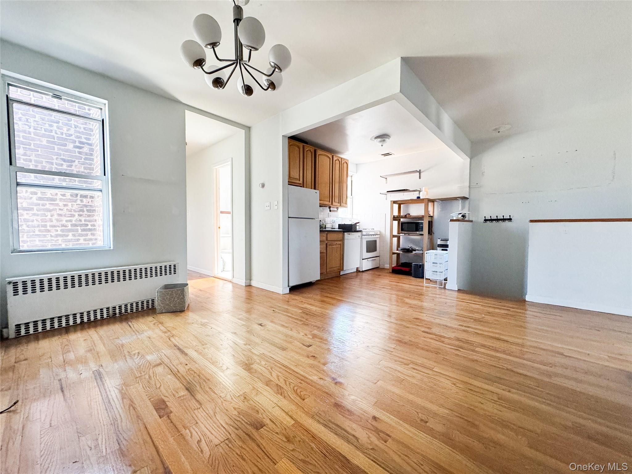Single Family Ditmars Queens, NY 11105, MLS-909622-13
