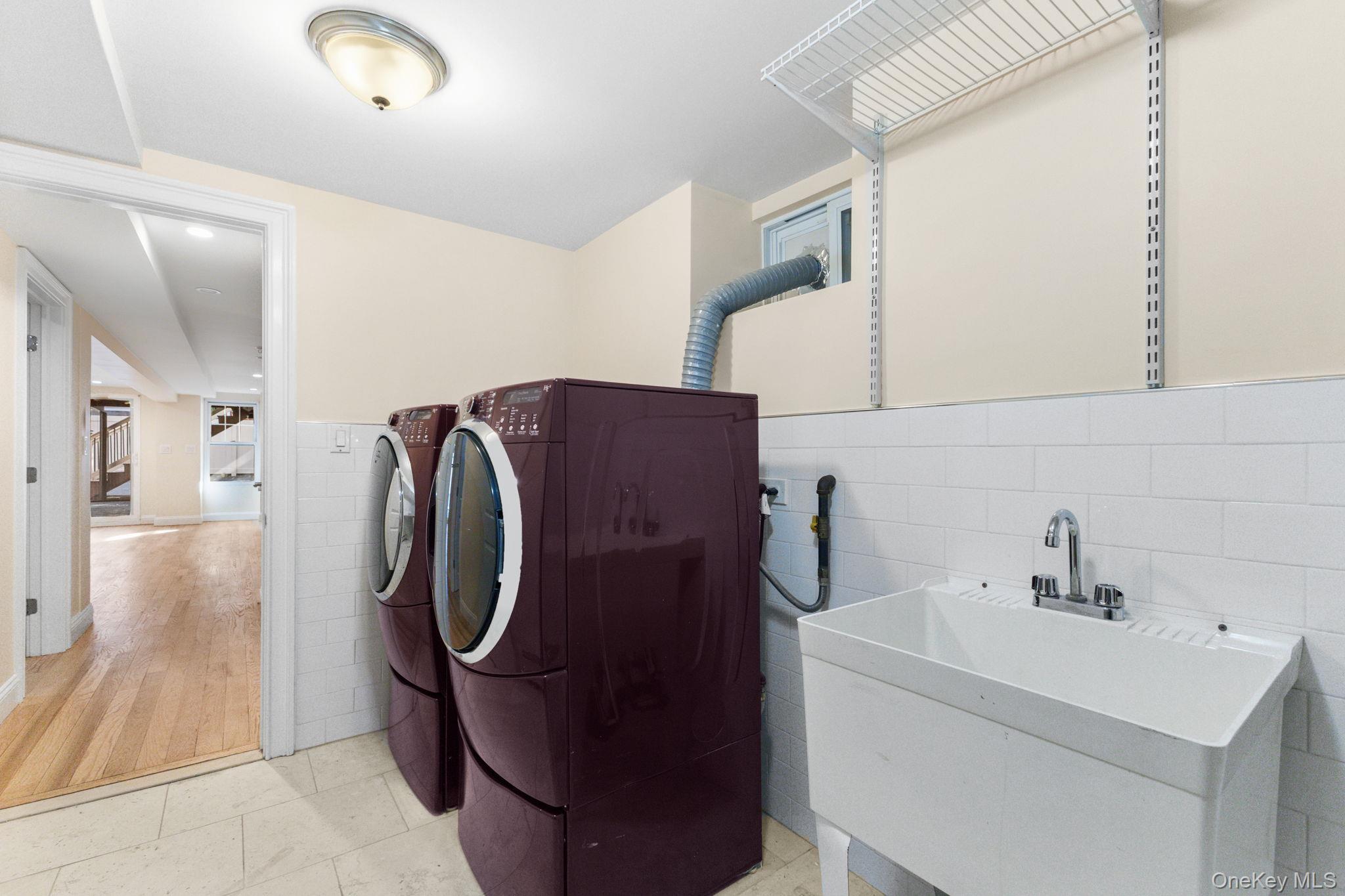 Single Family Liebig  Bronx, NY 10471, MLS-909638-32