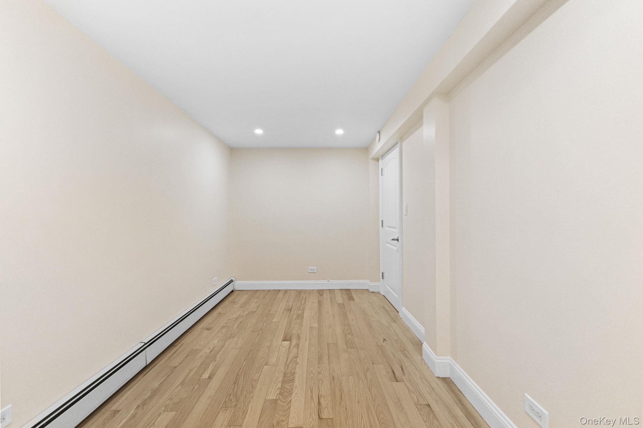 Single Family Liebig  Bronx, NY 10471, MLS-909638-34