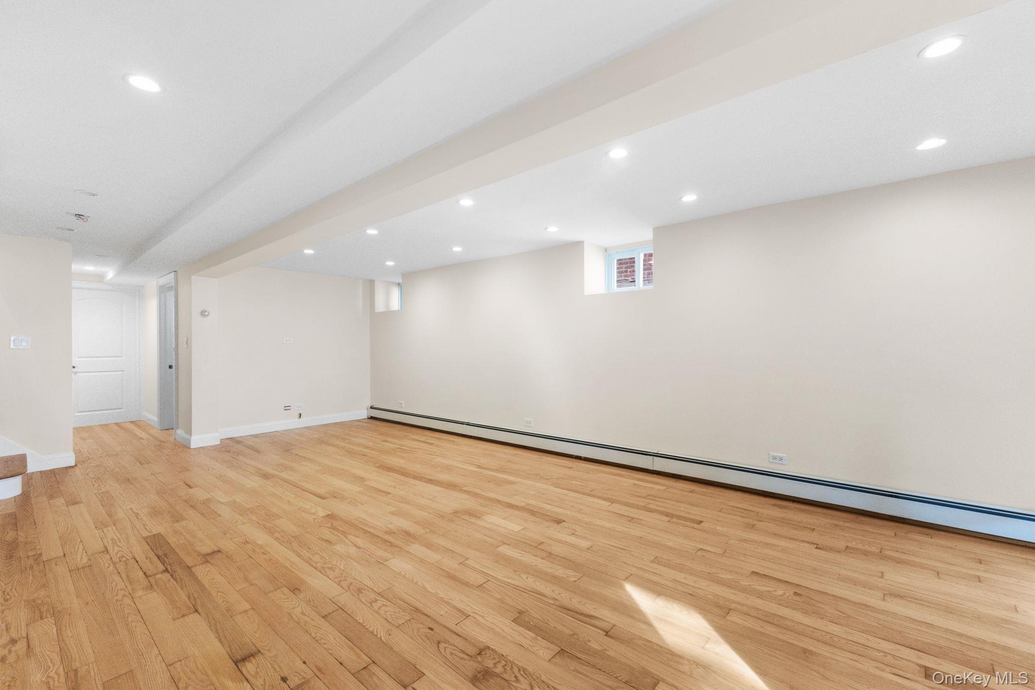 Single Family Liebig  Bronx, NY 10471, MLS-909638-38