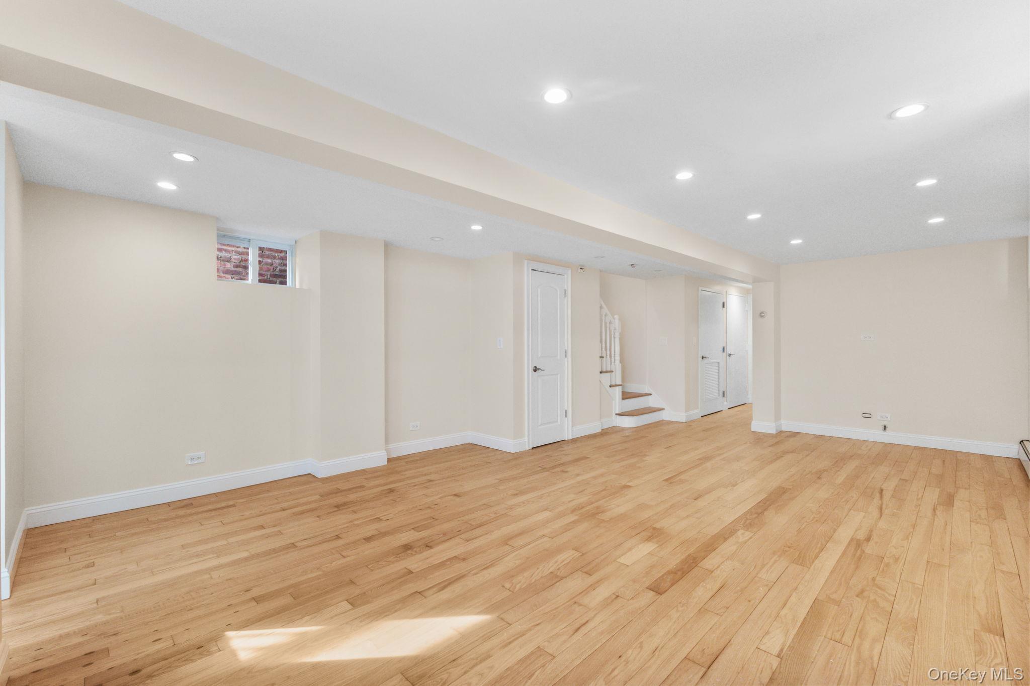 Single Family Liebig  Bronx, NY 10471, MLS-909638-39