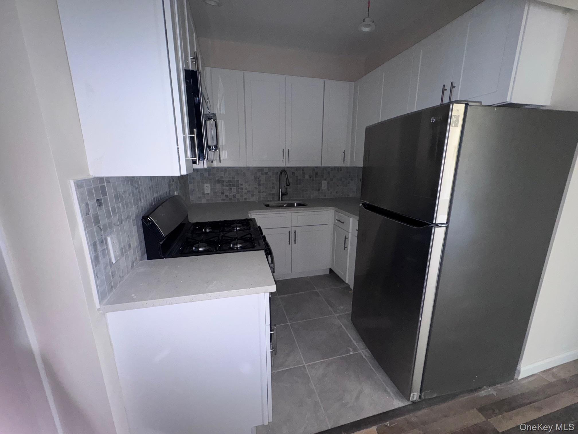 Single Family Mcbride Queens, NY 11691, MLS-909651-12