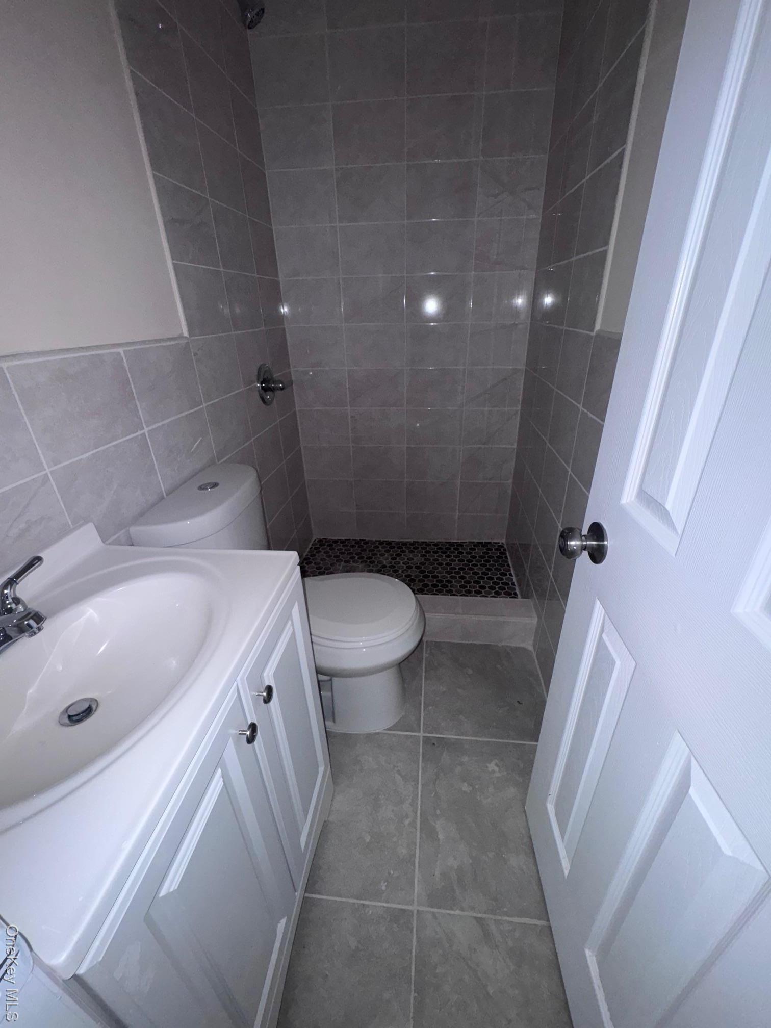 Single Family Mcbride Queens, NY 11691, MLS-909651-17