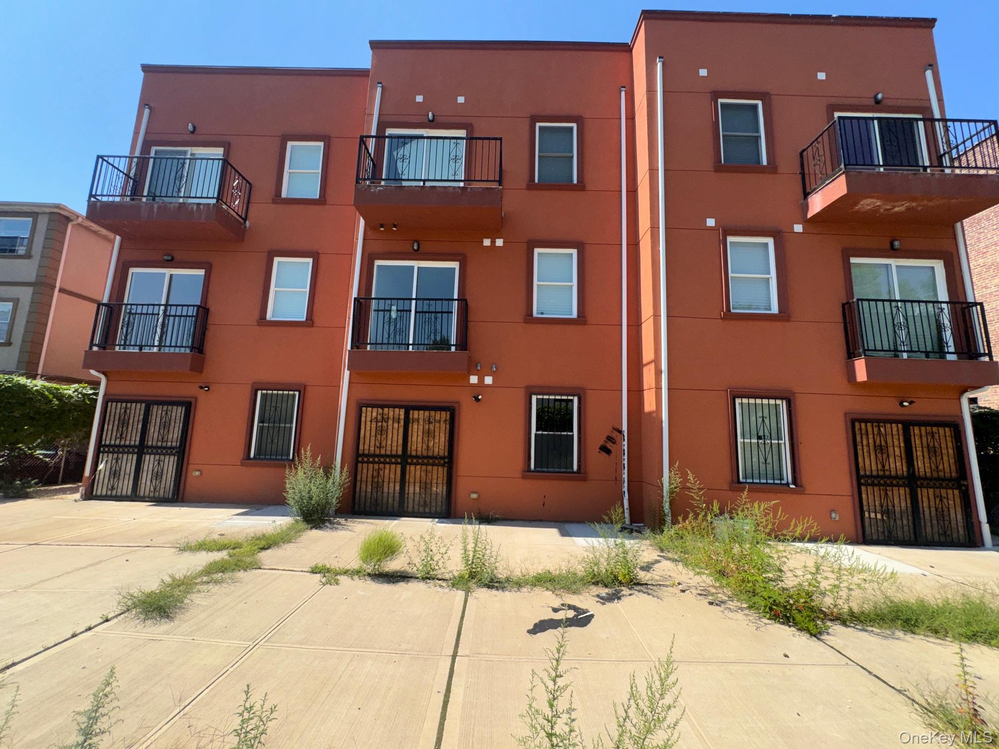 Single Family Mcbride Queens, NY 11691, MLS-909651-24