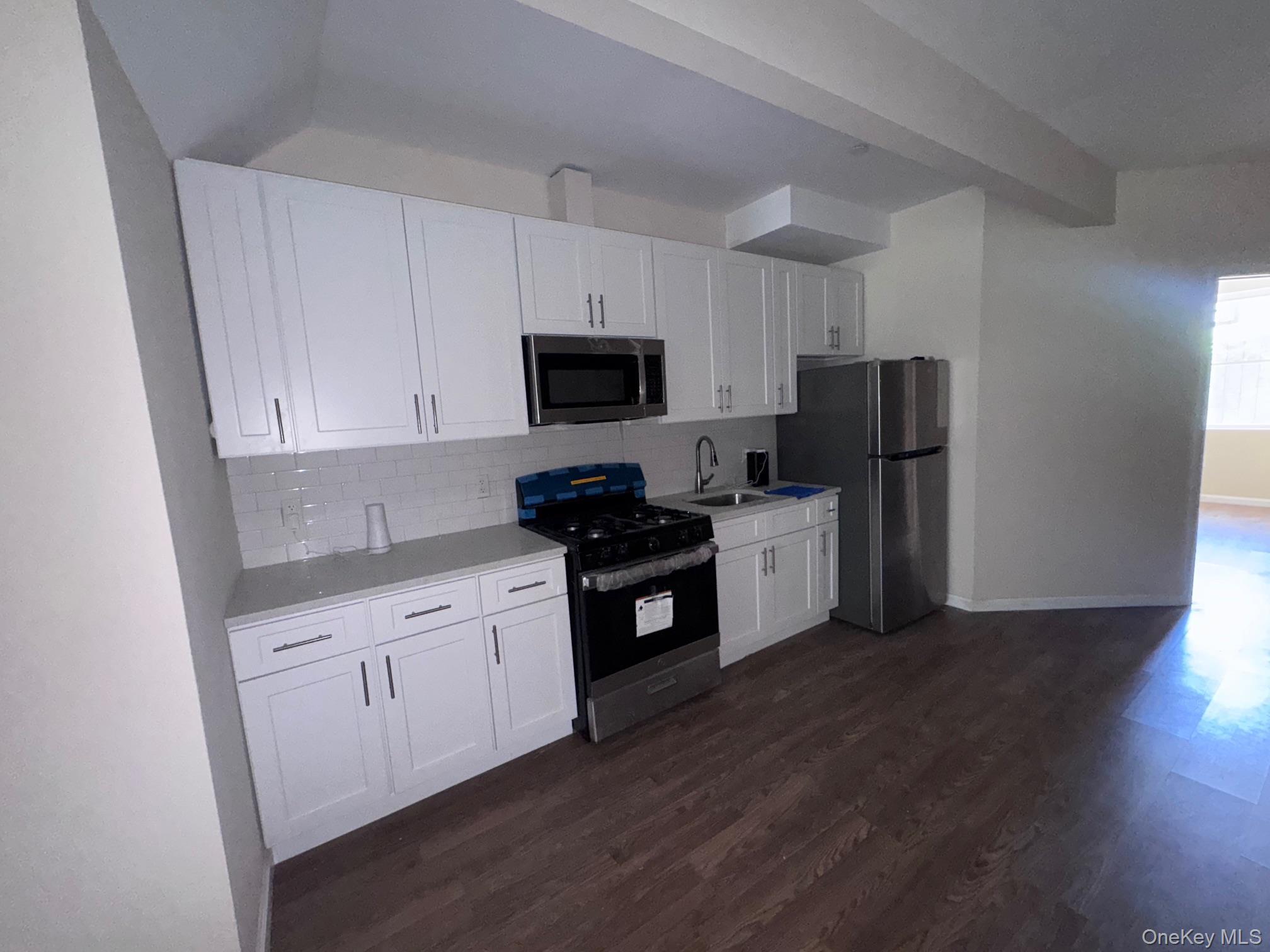 Single Family Mcbride Queens, NY 11691, MLS-909651-3