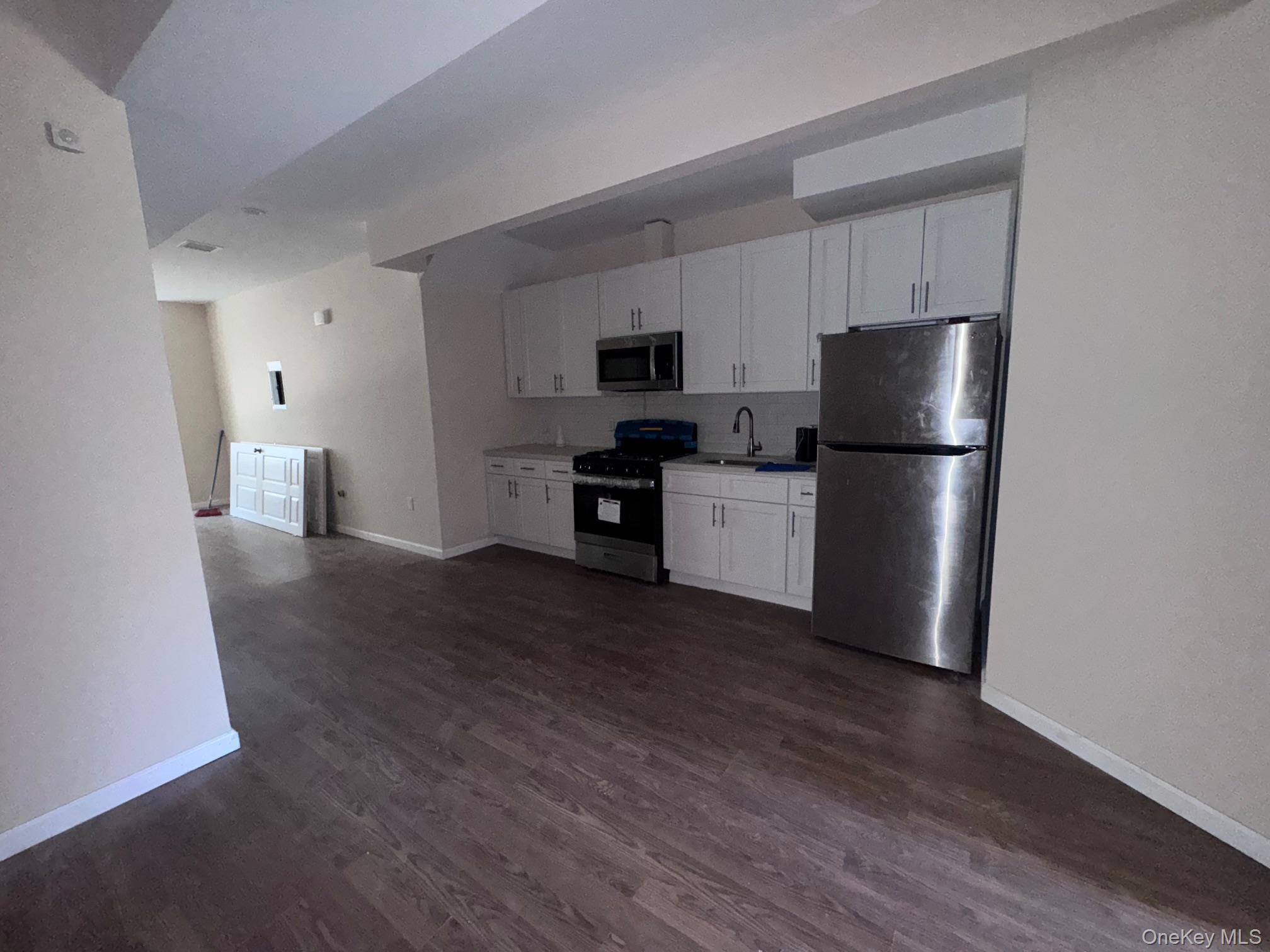 Single Family Mcbride Queens, NY 11691, MLS-909651-9