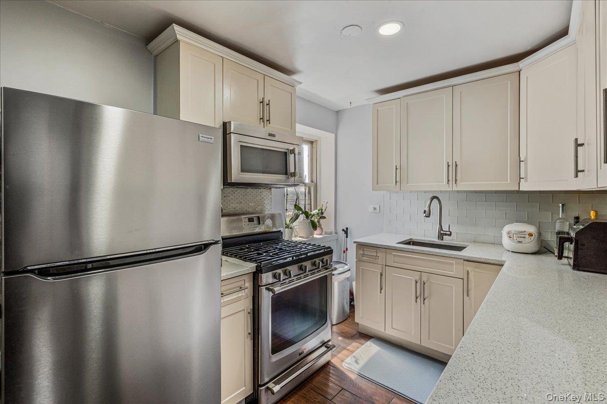 Coop Melbourne  Queens, NY 11367, MLS-909670-17