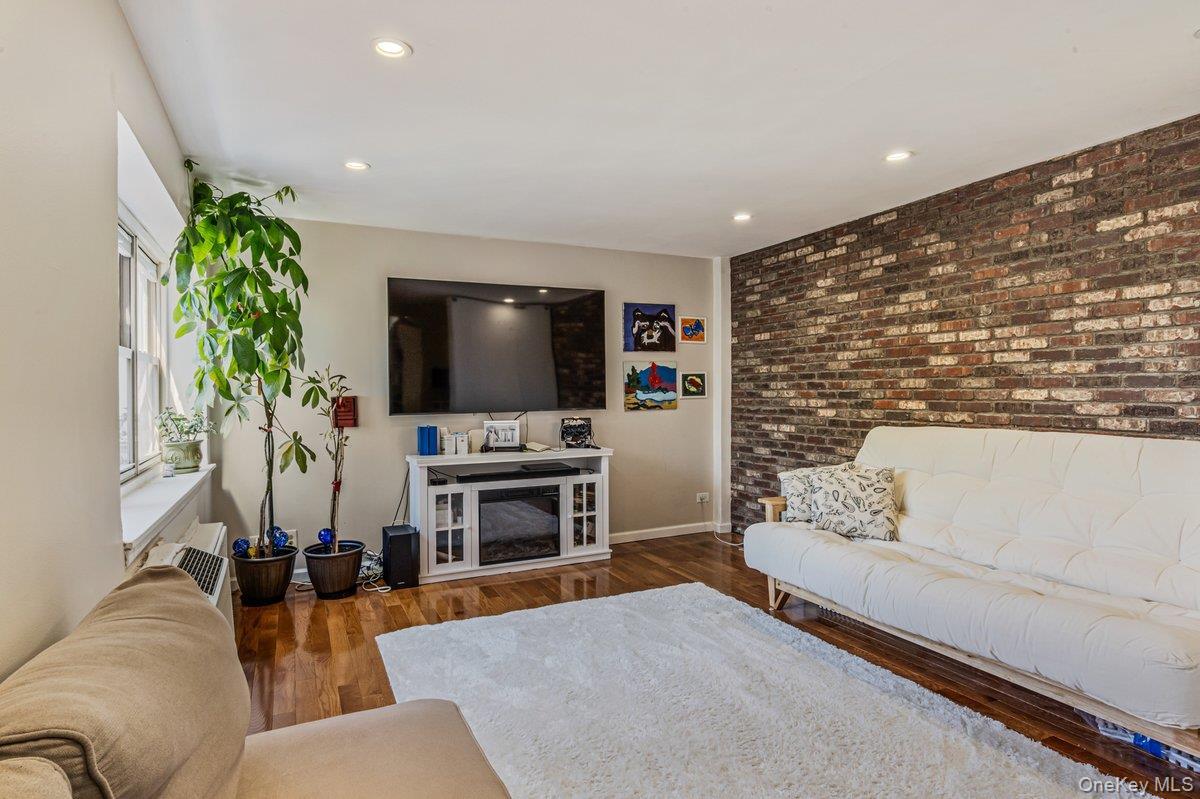 Coop Melbourne  Queens, NY 11367, MLS-909670-6