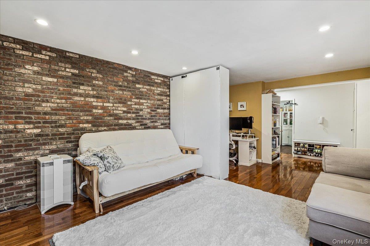 Coop Melbourne  Queens, NY 11367, MLS-909670-9