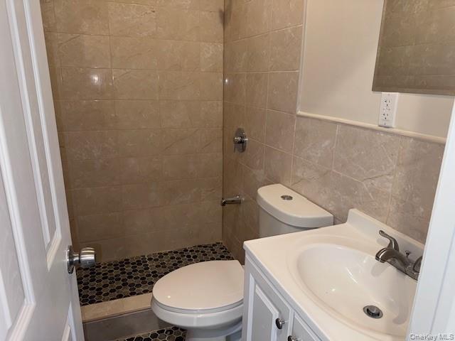 Single Family Mcbride Queens, NY 11691, MLS-909675-17