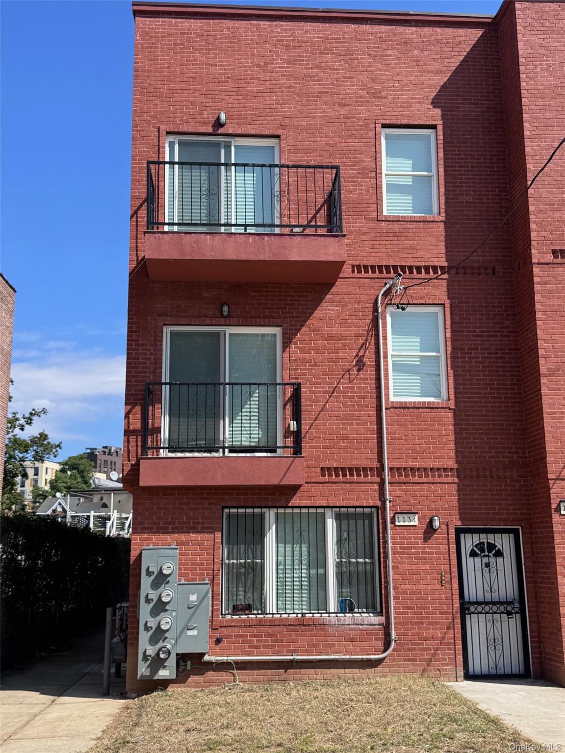 Single Family Mcbride  Queens, NY 11691, MLS-909675-30