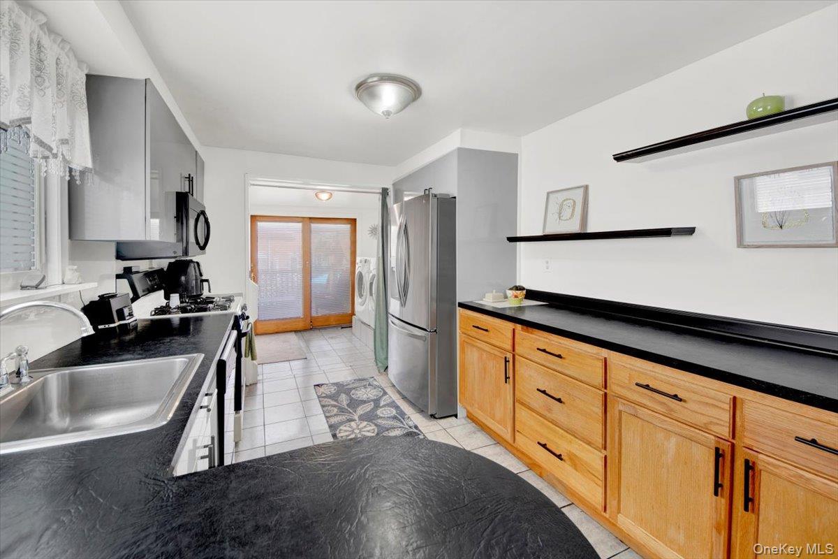 Single Family Wilcox  Bronx, NY 10465, MLS-909775-10