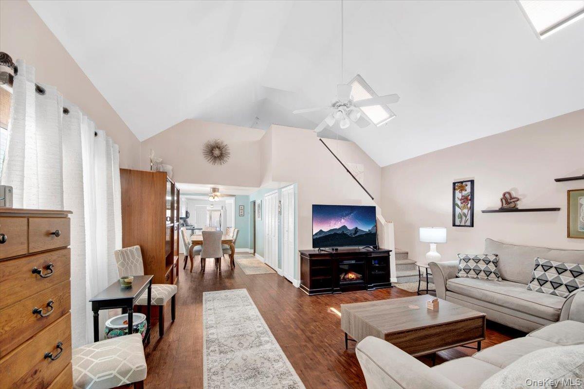 Single Family Wilcox  Bronx, NY 10465, MLS-909775-4