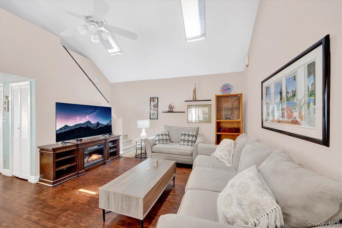 Single Family Wilcox  Bronx, NY 10465, MLS-909775-5