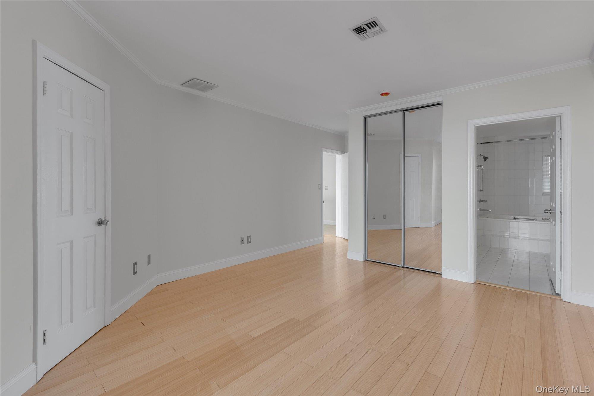 Condo Fox Hill  Suffolk County, NY 11933, MLS-909779-13